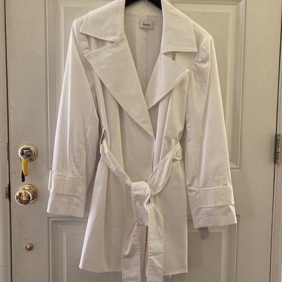 Neiman Marcus Exclusive Bright White Trench Coat/Tie Belt/Style 10276/Large/NWT! - Picture 1 of 6